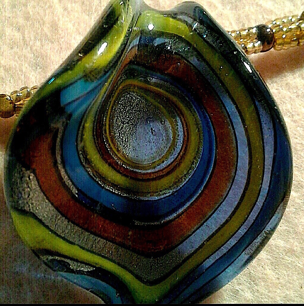 "Pharaohs colors" beaded lampwork glass necklace - Picture 6 of 6
